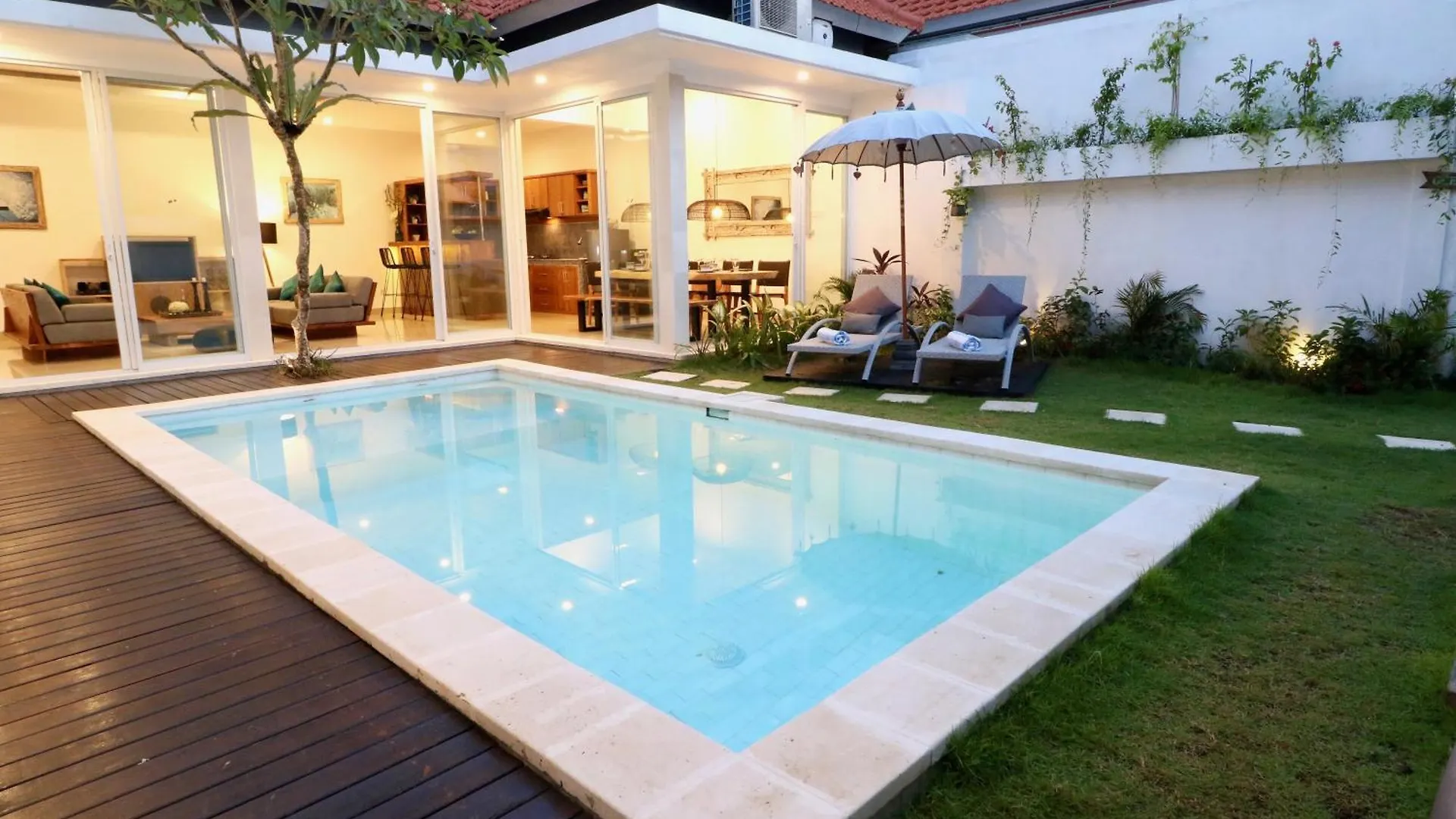 3 Neighbour Villas 3 Pools Near Atlas Beach Club Canggu