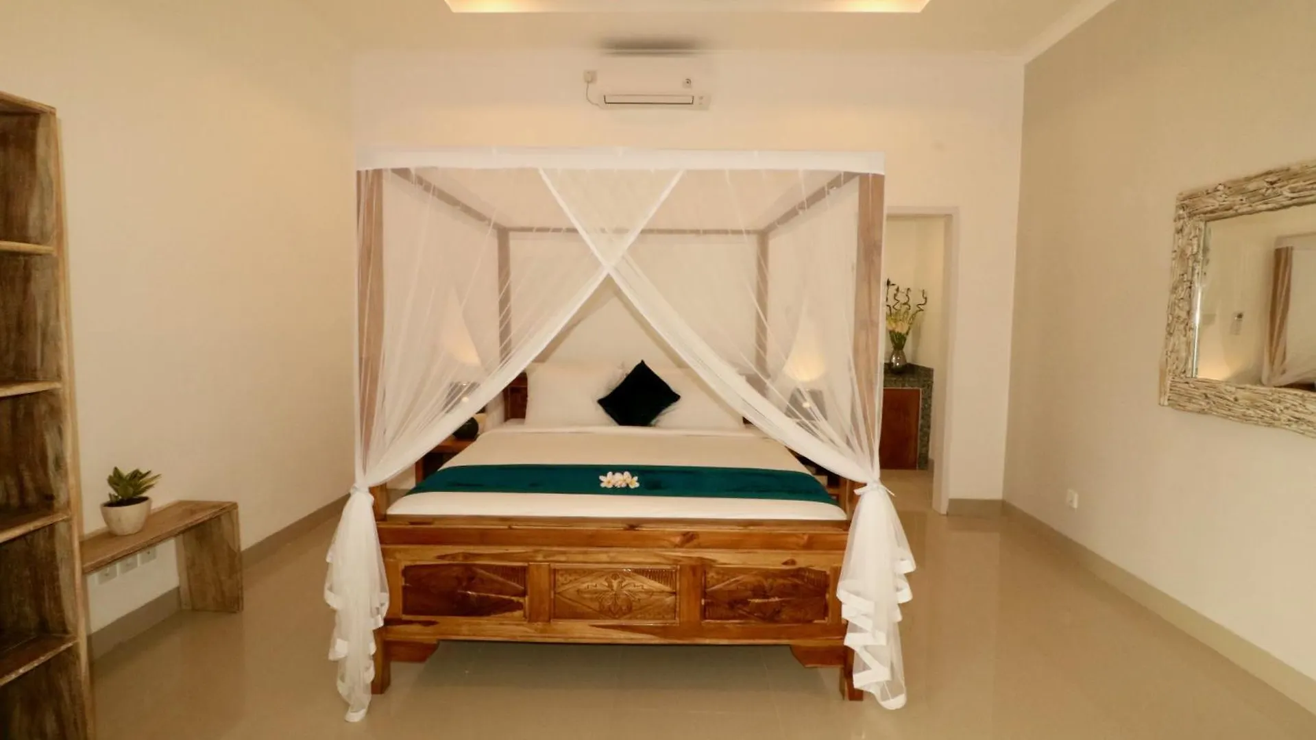 3 Neighbour Villas 3 Pools Near Atlas Beach Club Canggu   Canggu (Bali)
