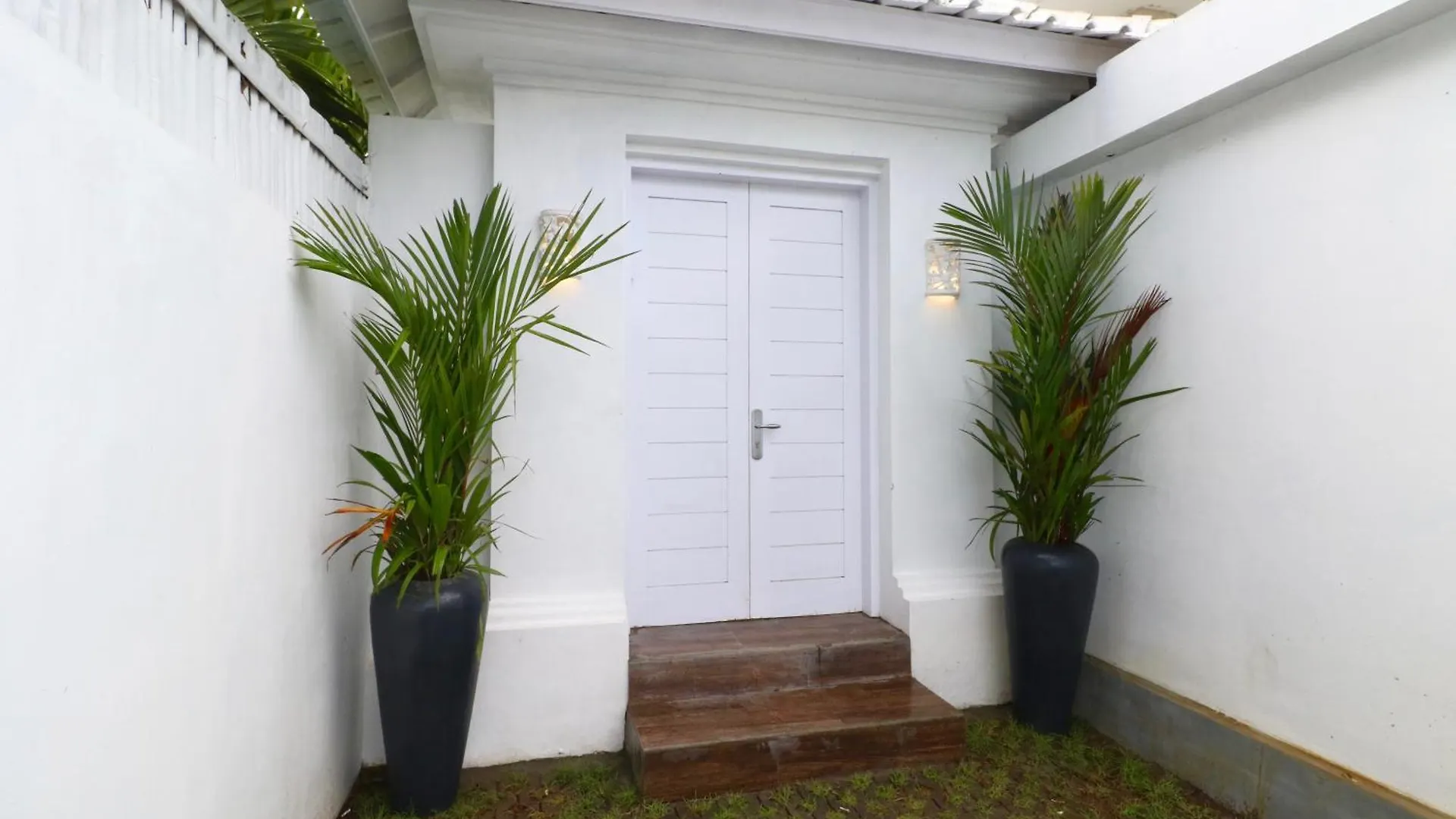 3 Neighbour Villas 3 Pools Near Atlas Beach Club Canggu  Indonesia