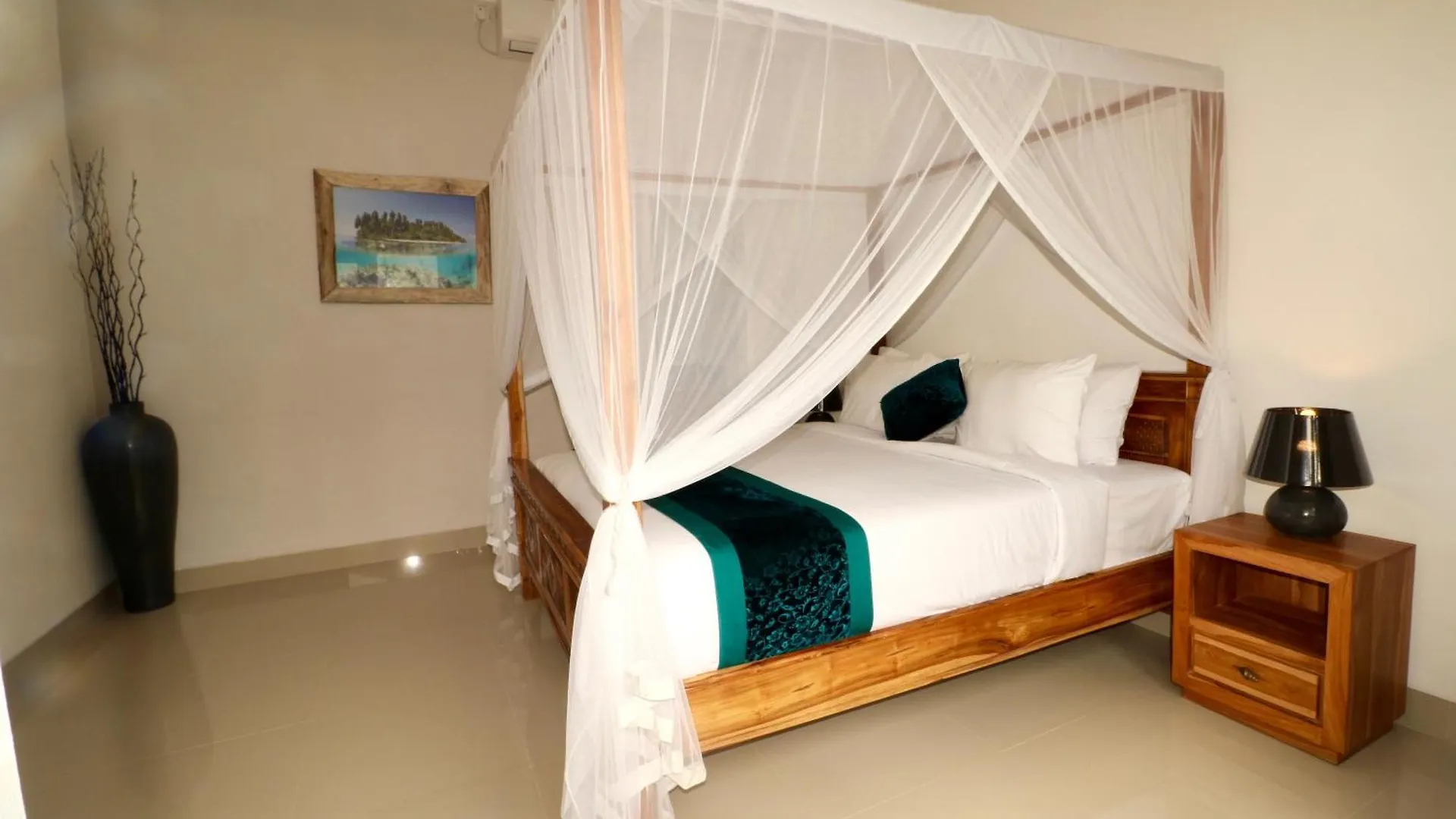3 Neighbour Villas 3 Pools Near Atlas Beach Club Canggu   Canggu (Bali)