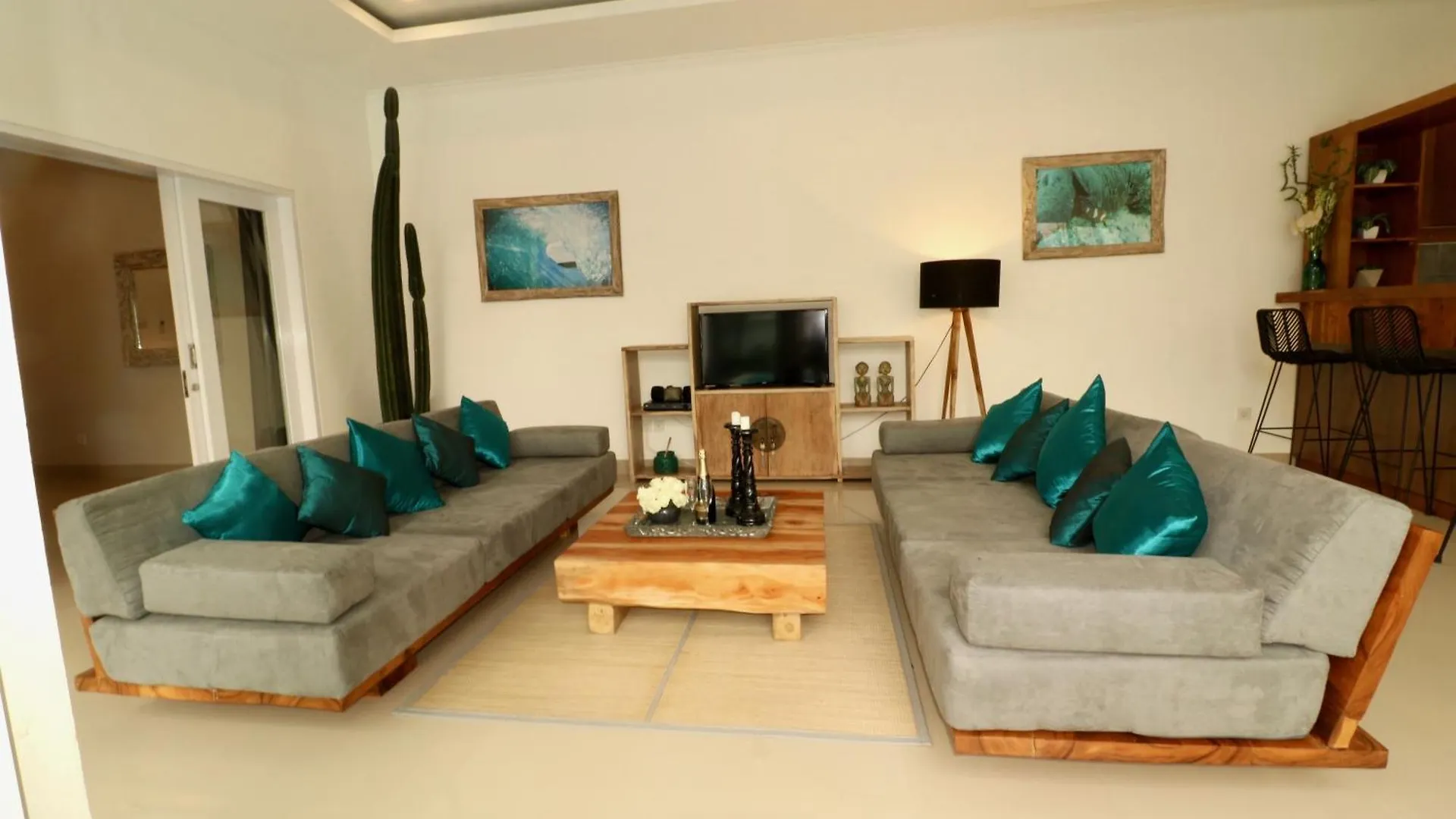 3 Neighbour Villas 3 Pools Near Atlas Beach Club Canggu  0*, Canggu (Bali)