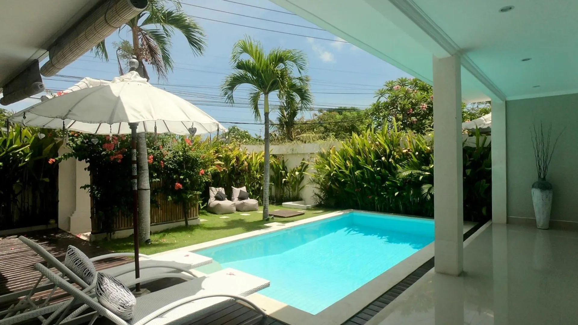 3 Neighbour Villas 3 Pools Near Atlas Beach Club Canggu
