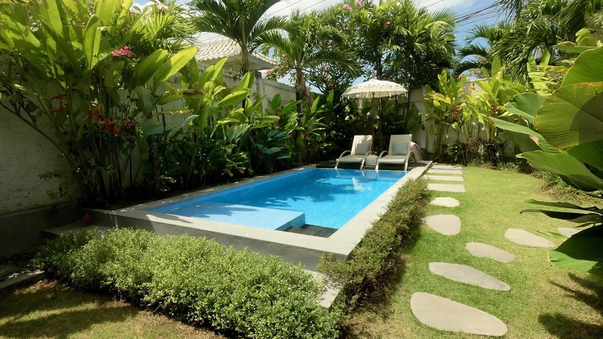 3 Neighbour Villas 3 Pools Near Atlas Beach Club Canggu  0*, Canggu (Bali)