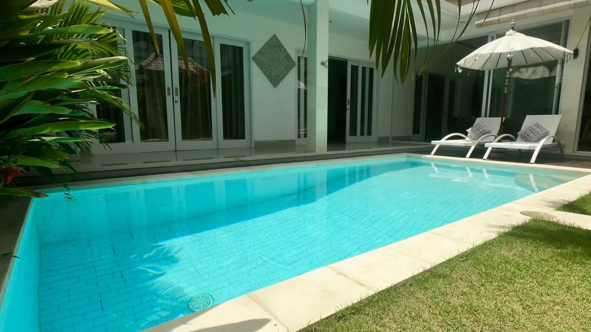 3 Neighbour Villas 3 Pools Near Atlas Beach Club Canggu