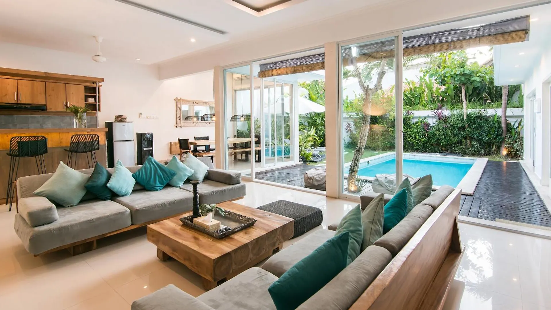 3 Neighbour Villas 3 Pools Near Atlas Beach Club Canggu