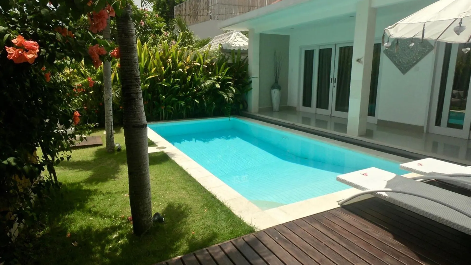 3 Neighbour Villas 3 Pools Near Atlas Beach Club Canggu