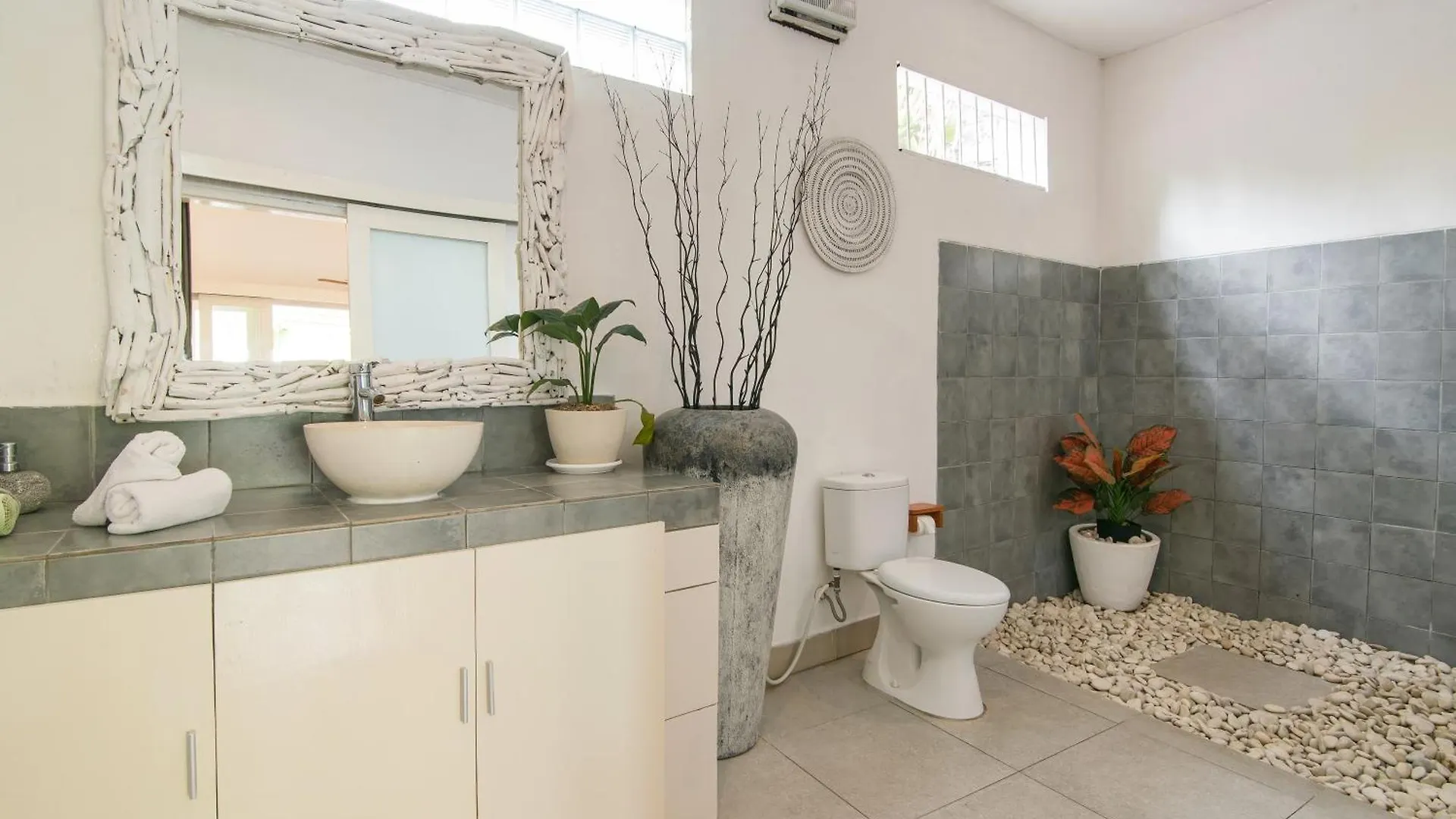 3 Neighbour Villas 3 Pools Near Atlas Beach Club Canggu 0*,